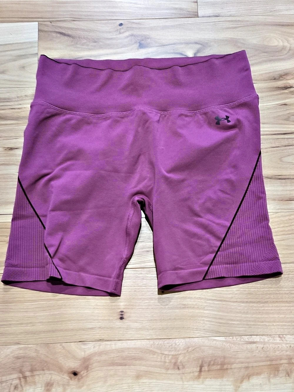 Under Armour UA Vanish Seamless Women'Small 6.5" Shorts Pink/ Purple Small